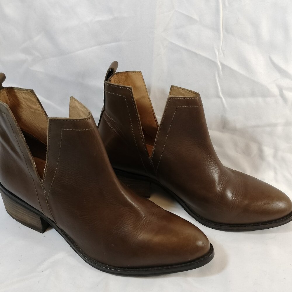 Diba True Brown‎ leather booties size 7